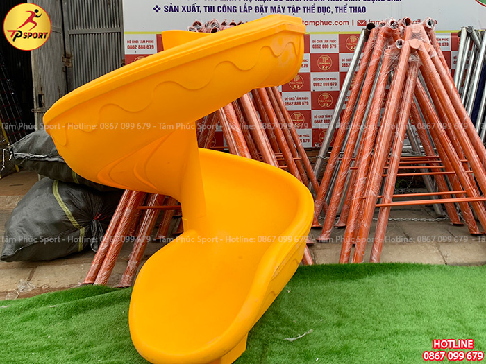 Máng trượt xoắn bằng nhựa nhập khẩu LKDC-010