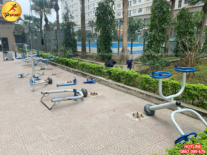 Sửa chữa thiết bị thể dục ngoài trời cho sân chung cư tại Hà Nội