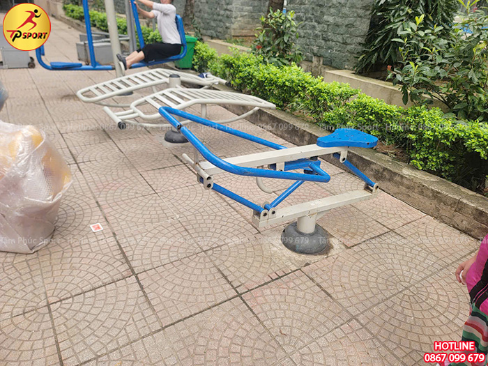 Sửa chữa thiết bị thể dục ngoài trời cho sân chung cư tại Hà Nội