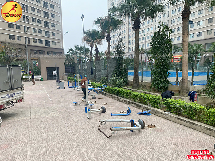 Sửa chữa thiết bị thể dục ngoài trời cho sân chung cư tại Hà Nội