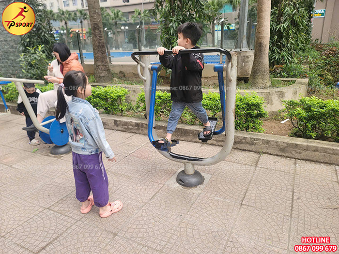 Sửa chữa thiết bị thể dục ngoài trời cho sân chung cư tại Hà Nội