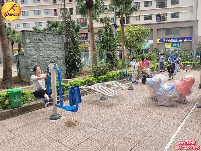Sửa chữa thiết bị thể dục ngoài trời cho sân chung cư tại Hà Nội