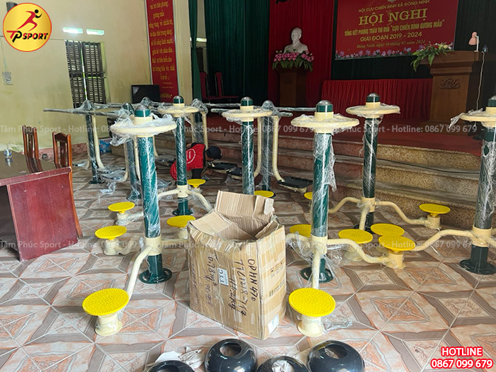 Bàn giao thiết bị thể dục ngoài trời cho nhà văn hoá thôn tại tỉnh Ninh Bình