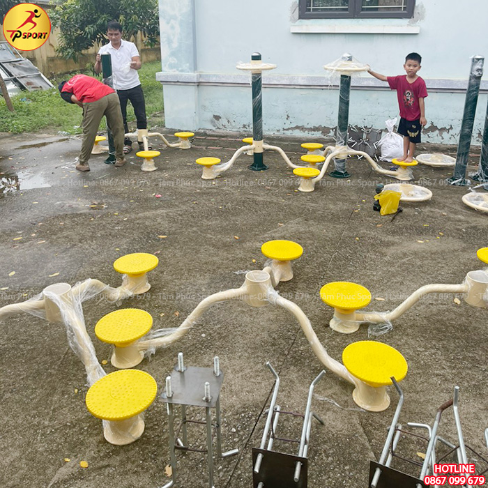 Bàn giao thiết bị thể dục ngoài trời cho nhà văn hoá thôn tại tỉnh Ninh Bình