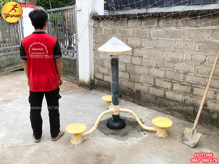 Lắp đặt đồ chơi trẻ em và máy tập thể dục ngoài trời cho nhà văn hóa tại Lào Cai