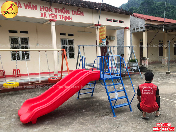 Lắp đặt đồ chơi trẻ em và máy tập thể dục ngoài trời cho nhà văn hóa tại Lào Cai