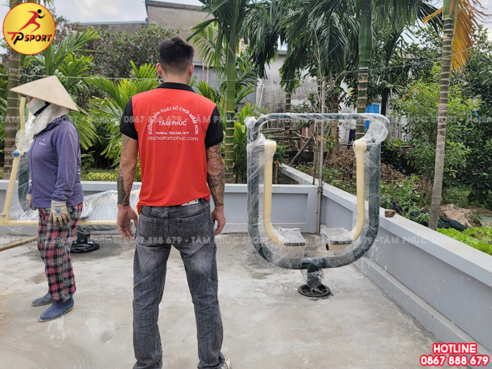 Công trình lắp máy tập thể dục ngoài trời cho sân tập thể tại Bắc Giang