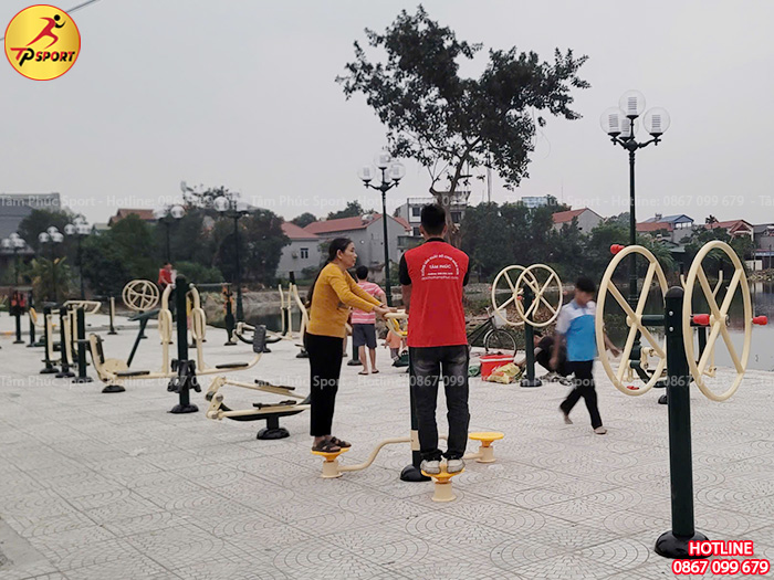 Công trình lắp đặt máy tập thể dục công viên cho sân tập thể tại Phú Thọ