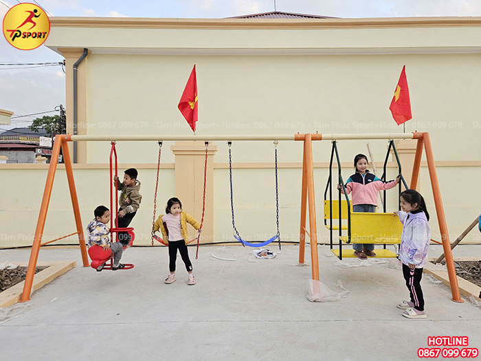 Lắp đặt máy tập thể dục và đồ chơi ngoài trời cho sân nhà văn hoá xã tại Hưng Yên