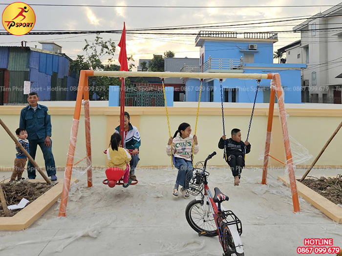Lắp đặt máy tập thể dục và đồ chơi ngoài trời cho sân nhà văn hoá xã tại Hưng Yên