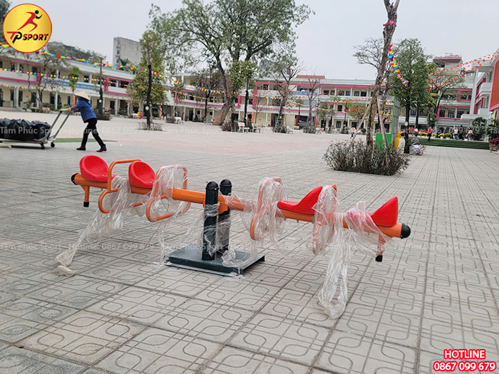 Lắp đặt thiết bị thể dục ngoài trời cho sân trường học tại Nam Định